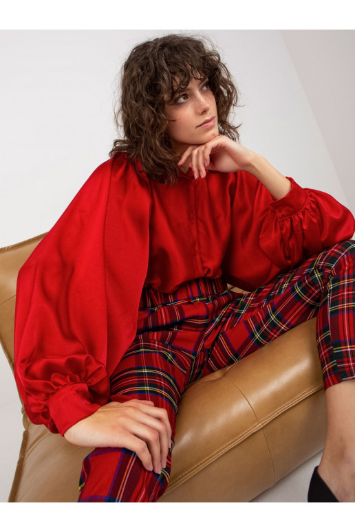 Laiade varrukatega tumepunase...