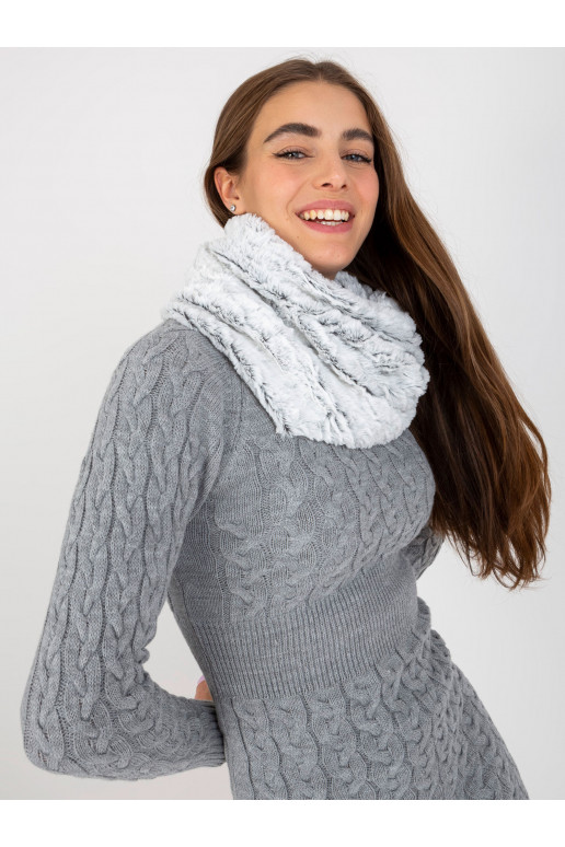 Valge ja must soe kunstkarusnahast...