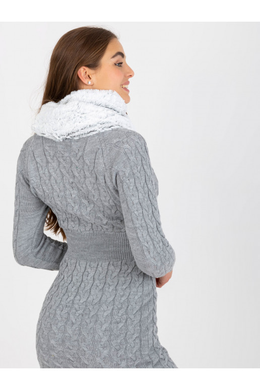 Valge ja must soe kunstkarusnahast...