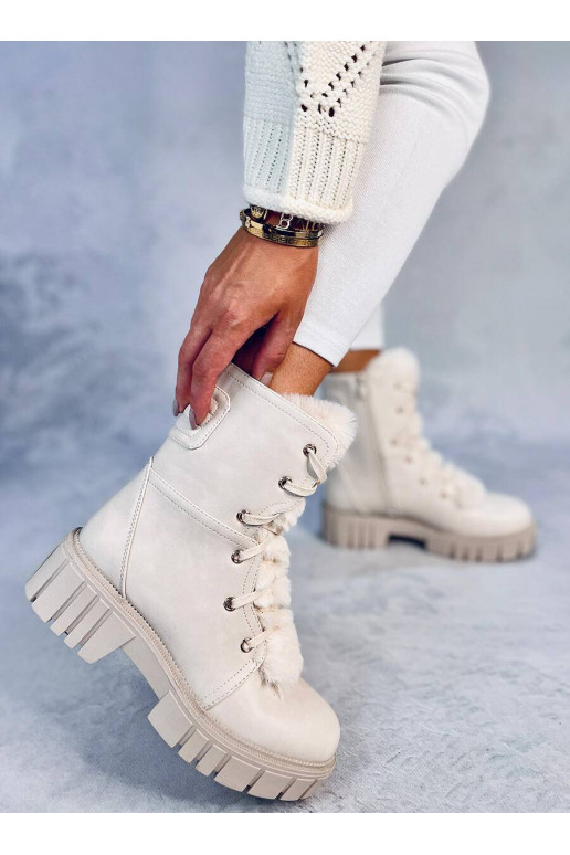 Naiste poolsaapad karusnahaga MELVIN...