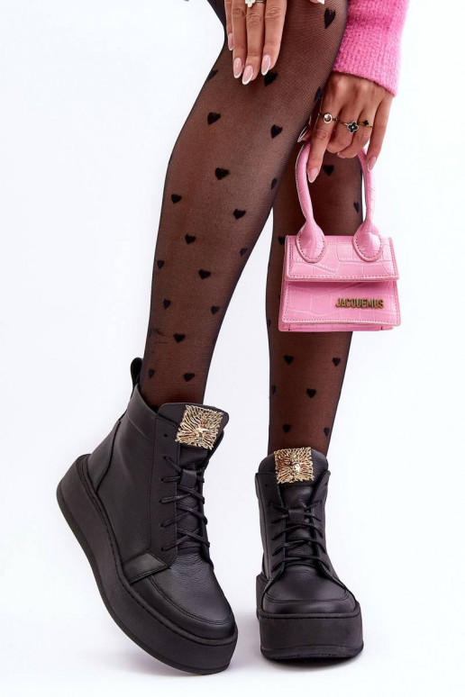 Nööritavad poolsaapad kaunistustega...