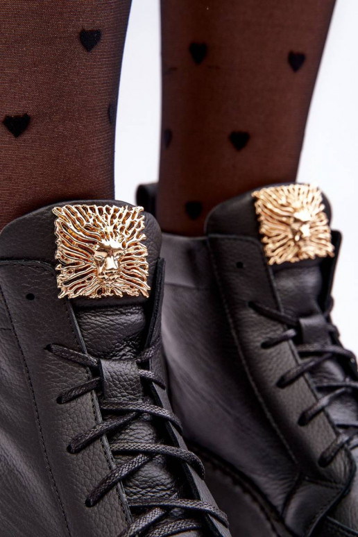 Nööritavad poolsaapad kaunistustega...