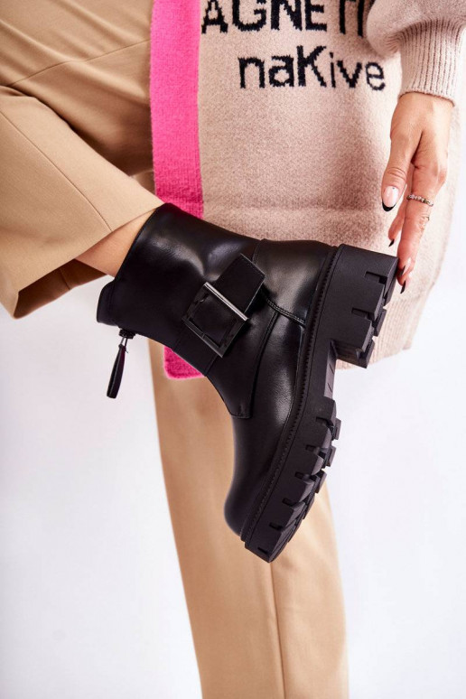 Naiste poolsaapad voodriga tõmblukuga... Naiste poolsaapad voodriga tõmblukuga...