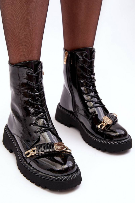 Laque saapad kaunistustega mustad... Laque saapad kaunistustega mustad...