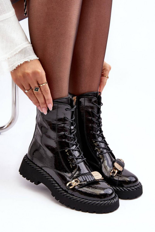 Laque saapad kaunistustega mustad... Laque saapad kaunistustega mustad...