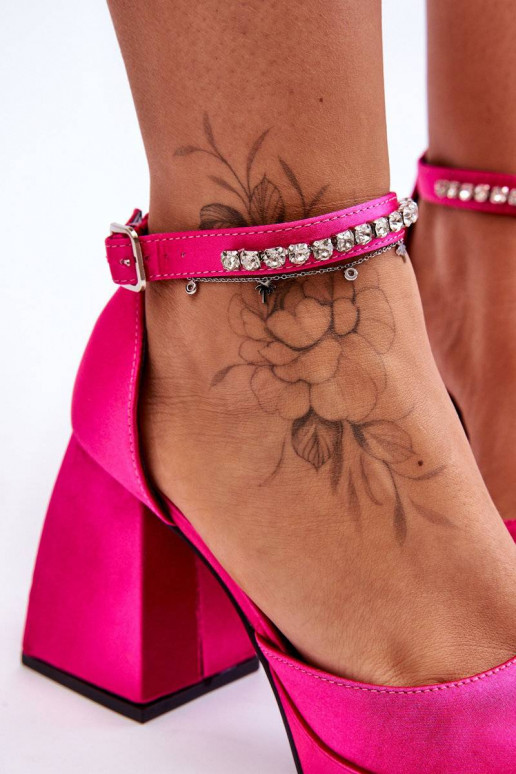 Läikivad kõrged kontsad tumeroosad... Läikivad kõrged kontsad tumeroosad...