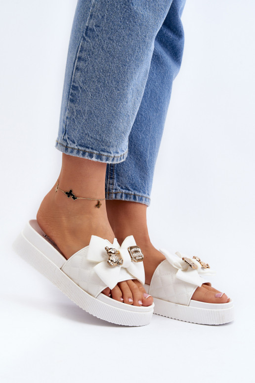 Sussid lipsukesega i m valget värvi... Sussid lipsukesega i m valget värvi...