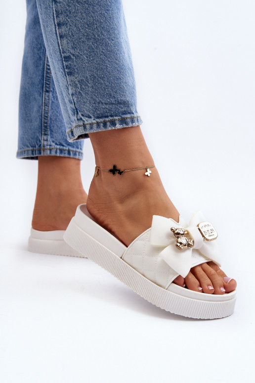 Sussid lipsukesega i m valget värvi... Sussid lipsukesega i m valget värvi...