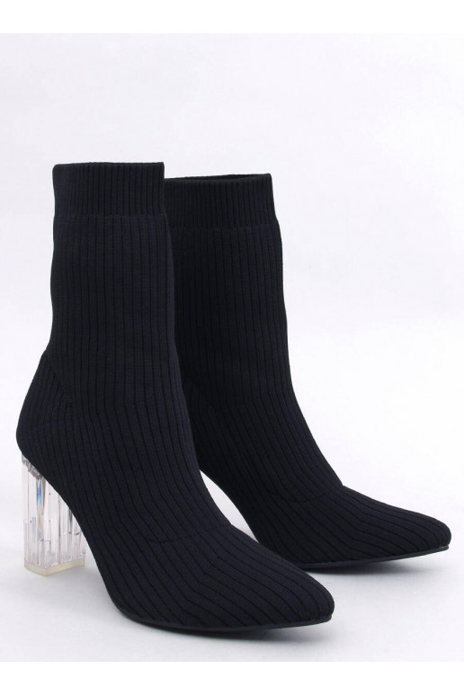 Stiilsed läbipaistva kontsaga saapad...