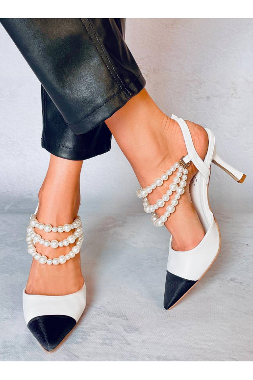 Kingad pärlitest kaunistustega...