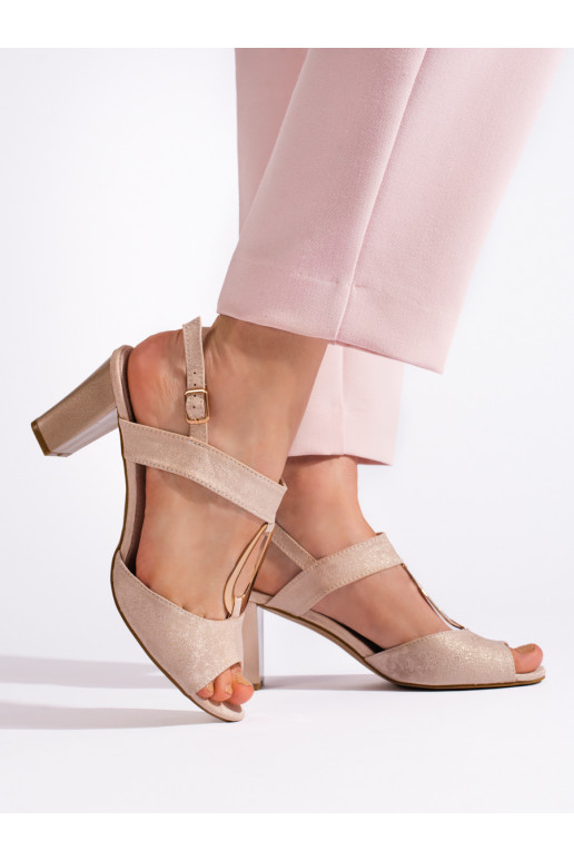 Kuldset värvi kingad  kõrge kontsaga Kuldset värvi kingad  kõrge kontsaga