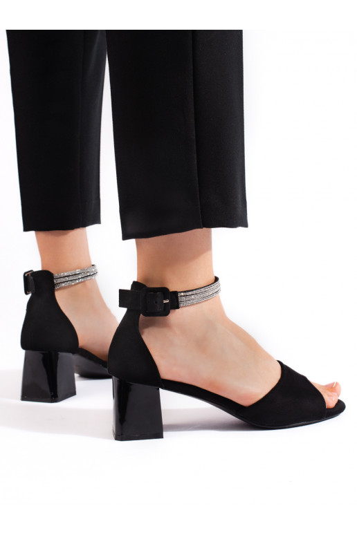 kingad  Mustad  kingad  Mustad