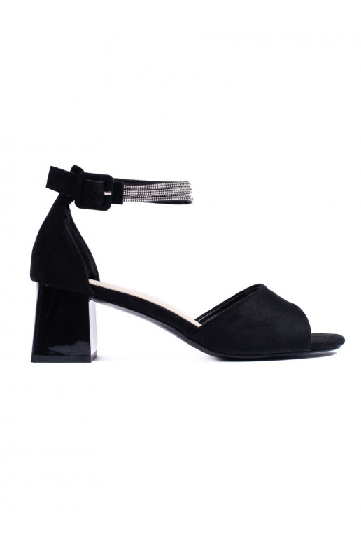 kingad  Mustad  kingad  Mustad