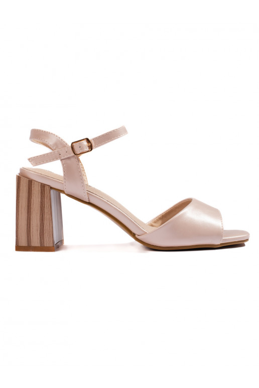 sandaalid    kõrge kontsaga sandaalid    kõrge kontsaga