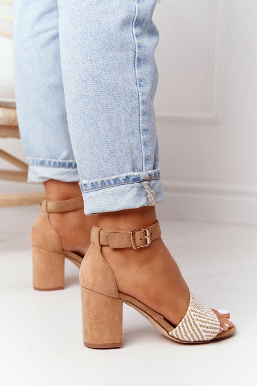 Sandaalid kõrge jämeda kontsaga... Sandaalid kõrge jämeda kontsaga...