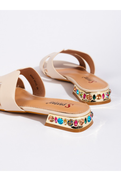 beeži värvi plätud  