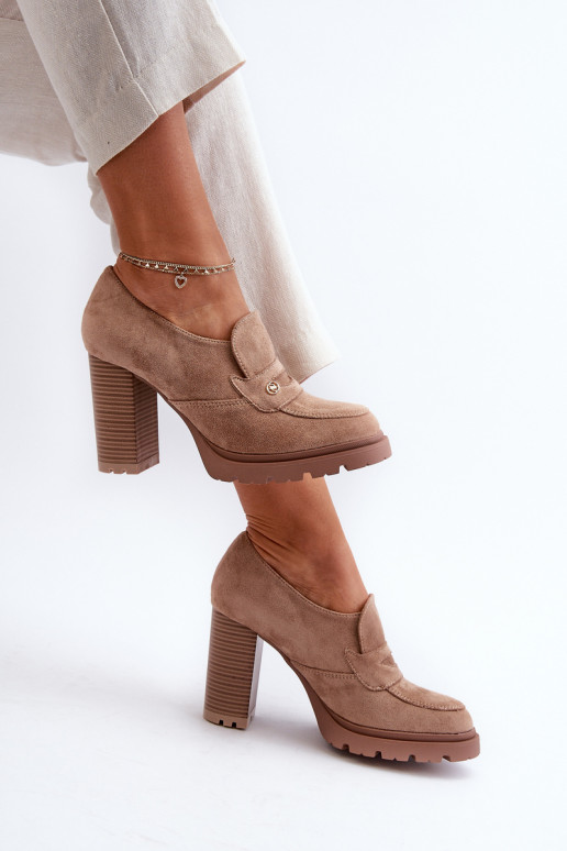 Jalatsid owe kõrge jämeda kontsaga... Jalatsid owe kõrge jämeda kontsaga...