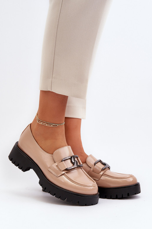 Lakitud mokassiinid beeži värvi Santtes Lakitud mokassiinid beeži värvi Santtes