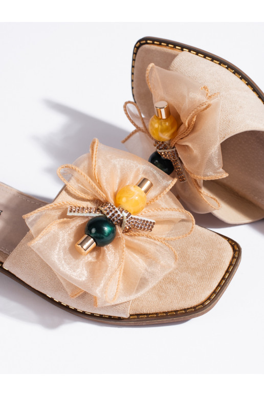 beeži värvi   plätud