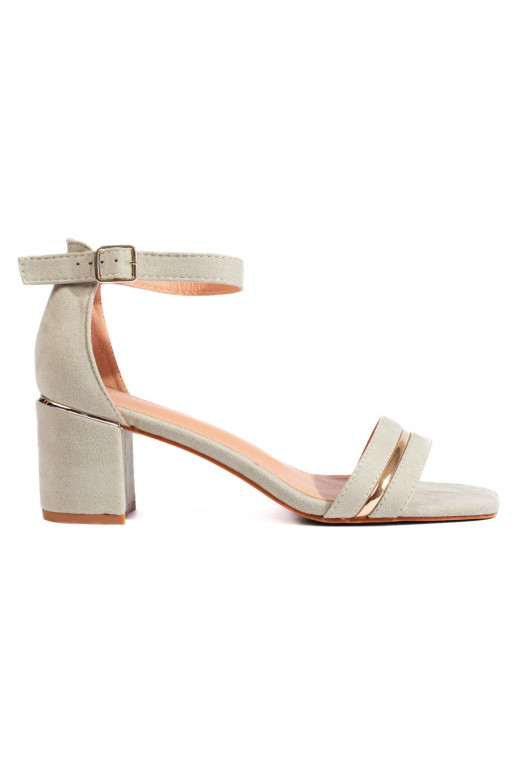 Rohelist värvi   kingad kõrge kontsaga