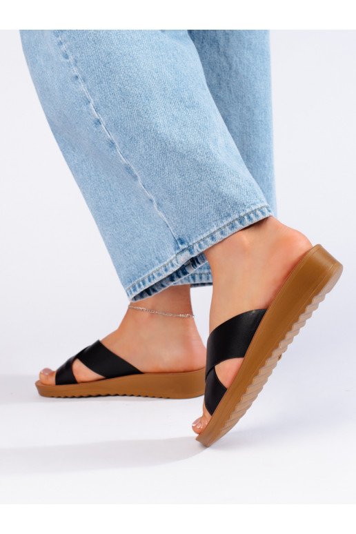 Must  plätud platvormiga