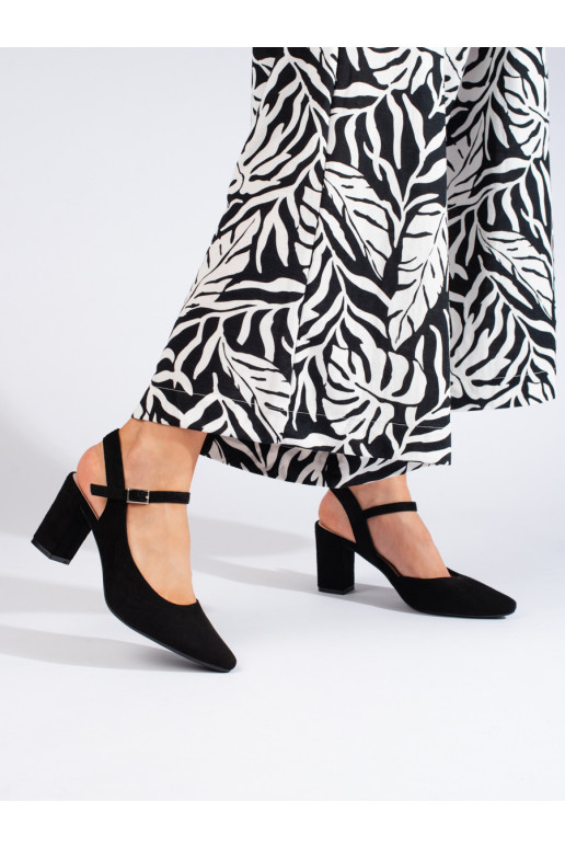   poolsaapad Mustad Sergio Leone