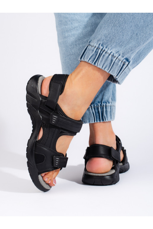 Sportliku stiiliga  kingad Mustad