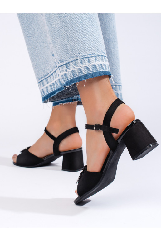 Must  kingad kõrge kontsaga Sergio Leone Must  kingad kõrge kontsaga Sergio Leone