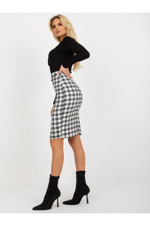 Must-valge ruuduline... Must-valge ruuduline...