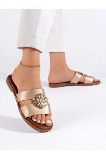 Kuldset värvi  plätud