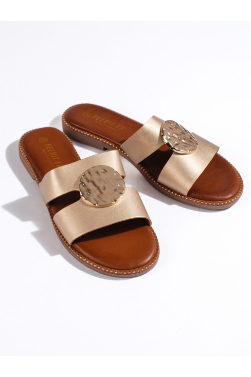 Kuldset värvi  plätud 