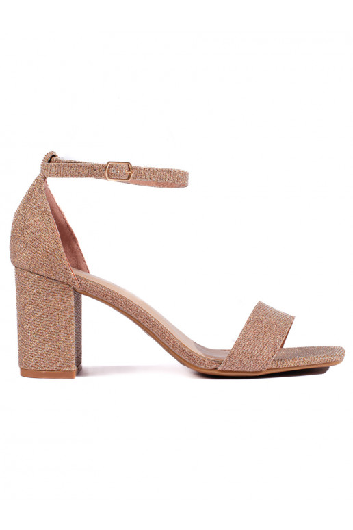 Kuldset värvi  kingad  kõrge kontsaga