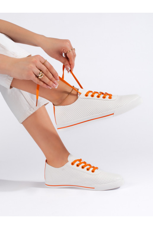 Valged klassikalise mudeli naiste tossud 