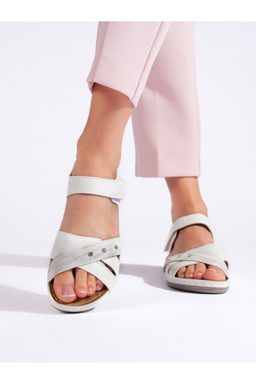  valge värv kingad  platvormiga