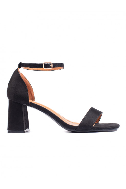 seemisnakhsed Mustad kingad  