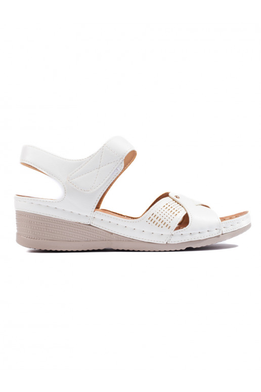 Mugavad väikese platvormiga naiste sandaalid  valge värv