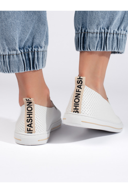   Naiste saapad valge värv