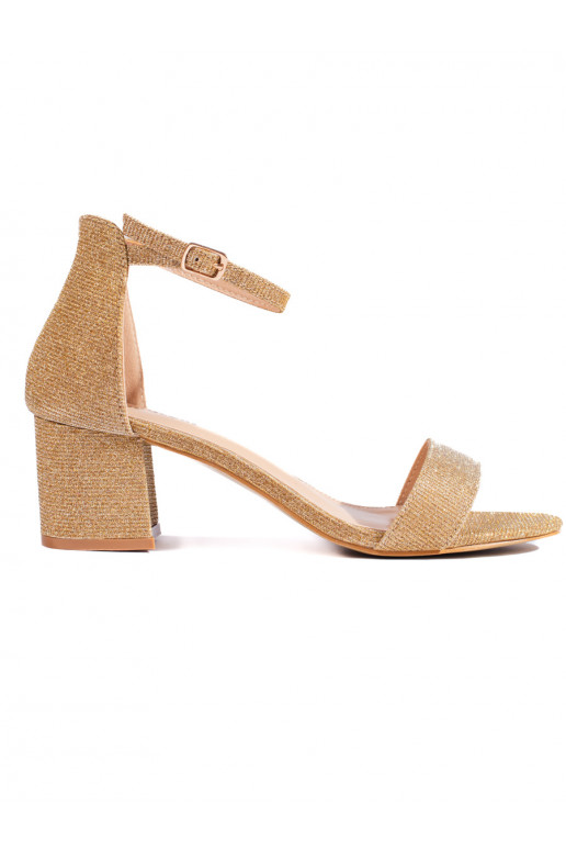 Kuldset värvi kingad  