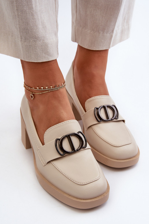 Jalatsid kõrge jämeda kontsaga...