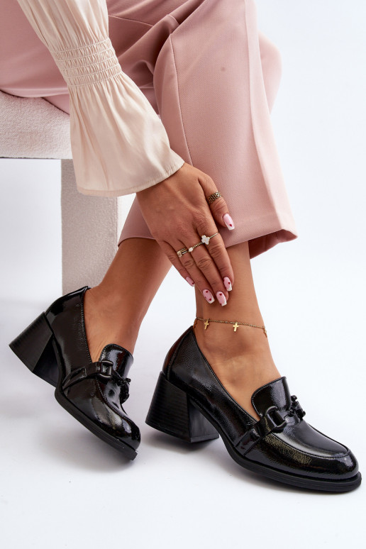 Laque jalatsid kõrge jämeda kontsaga... Laque jalatsid kõrge jämeda kontsaga...