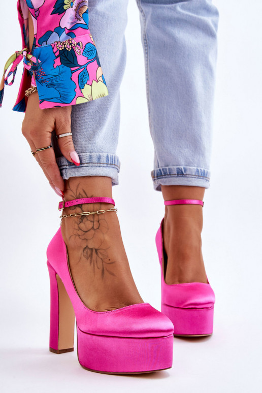 Moekad Kingad tumeroosad värvi Hayden Moekad Kingad tumeroosad värvi Hayden