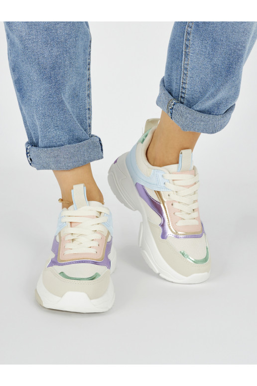 Mitmevärvilised  naiste kingad 