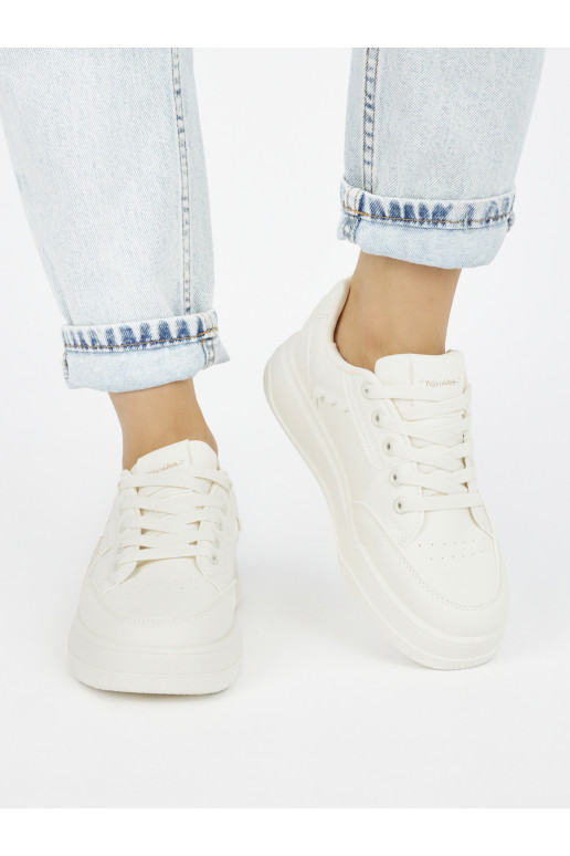 beeži värvi Tossud mudeli kingad