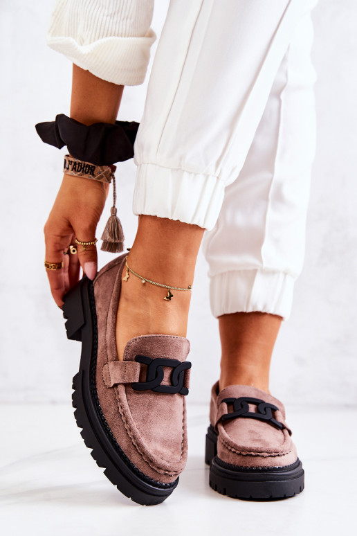 Seemisnakhsed jalatsid kaunistustega...