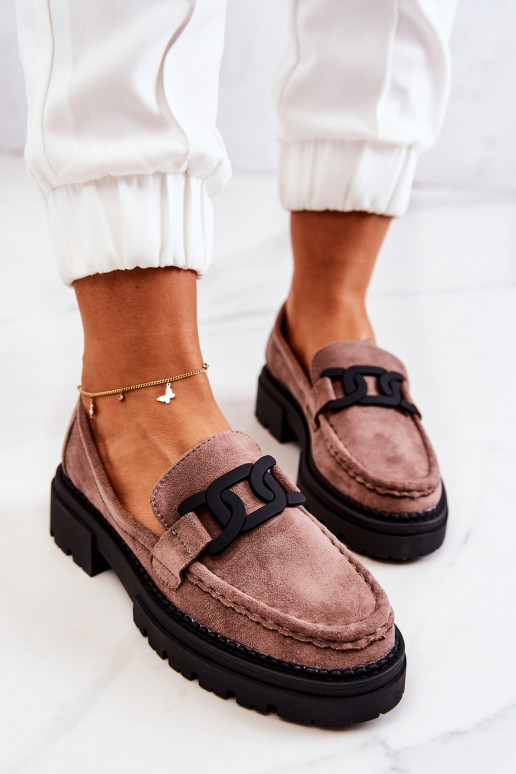 Seemisnakhsed jalatsid kaunistustega...