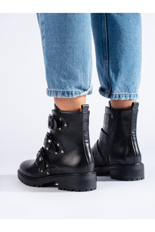 voodriga Mustad pandlaga poolsaapad