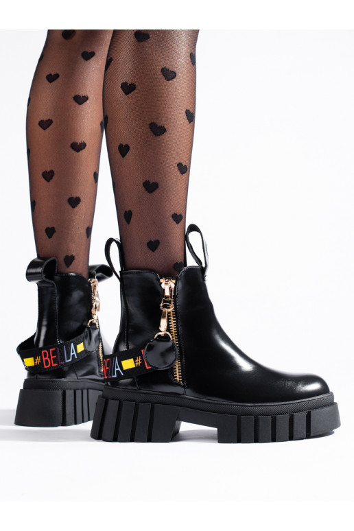 Must saapad platvormiga