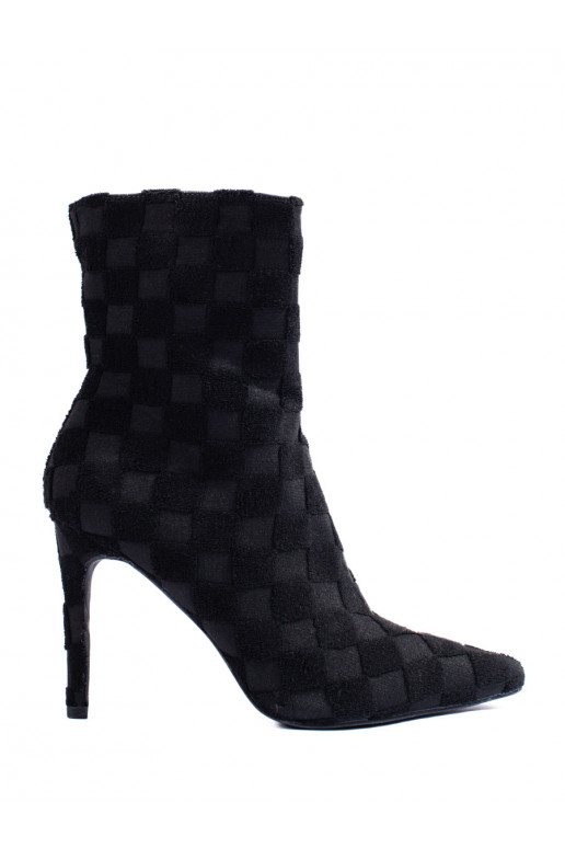   naiste saapad  Mustad