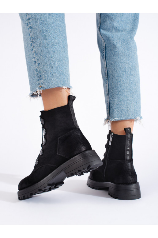 seemisnakhsed naiste saapad Mustad