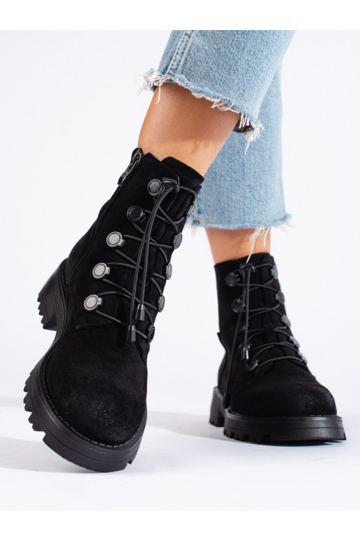 seemisnakhsed naiste saapad Mustad